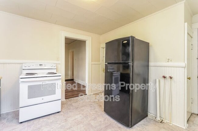 Photo - 2230 Greenway Ave NW