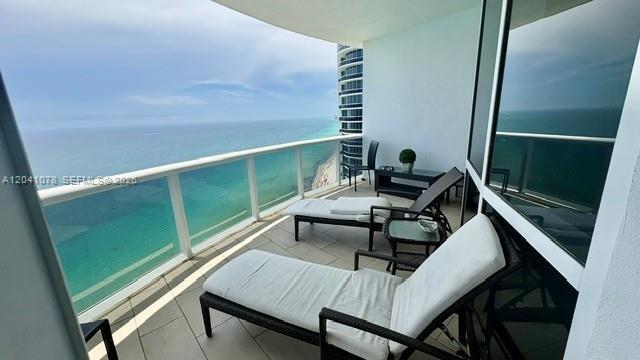Building Photo - 18201 Collins Ave Unit 5009