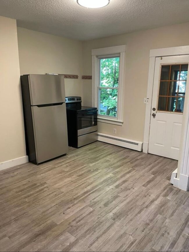 Photo - 350 Center St Unit 2nd Floor