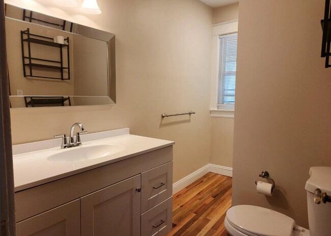 Photo - 811 E 39th St Unidad 2