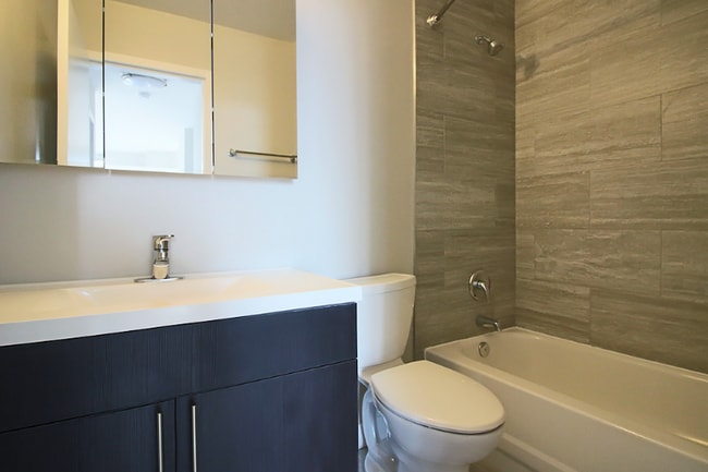 Photo - 875 N State St