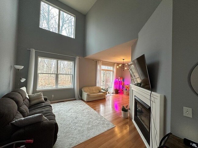 Photo - 7991 Everest Ln N