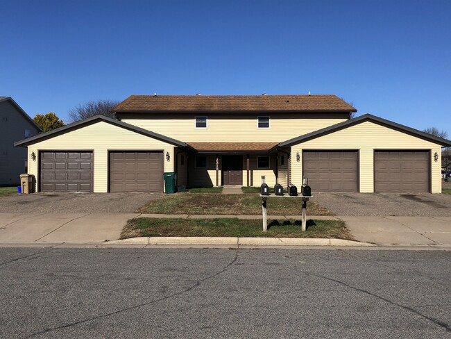 Building Photo - 2318 Meadow Ln Unit #4