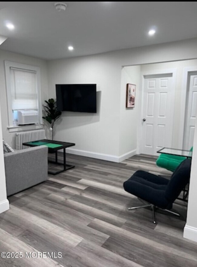 Photo - 52 Dunbar Ave Unit A