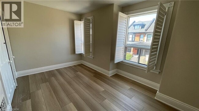 Photo - 7 Severn St