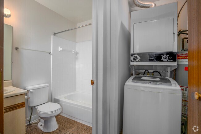 2BR, 2BA - 1,065SF - Laundry - Sparrow Wood