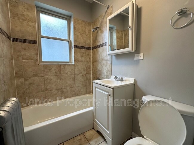 Photo - 5911 W Huron St Unit 1