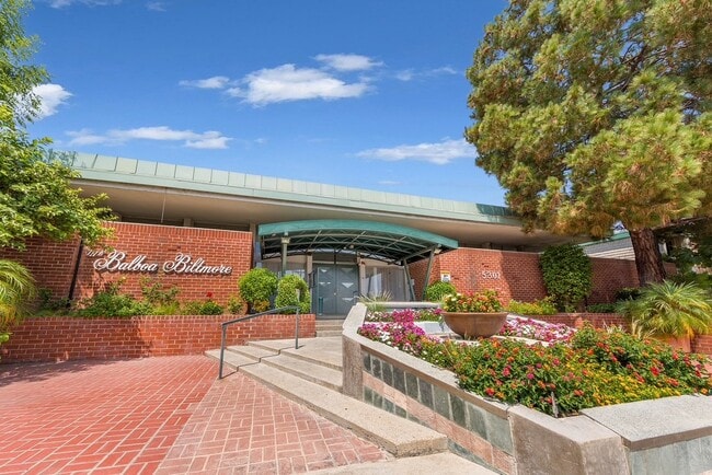 Building Photo - 5301 Balboa Blvd Unit D7 Rental