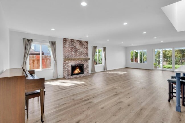 Photo - 5814 Bounty St