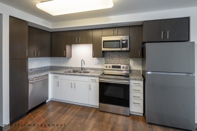 Photo - 988 Halekauwila St