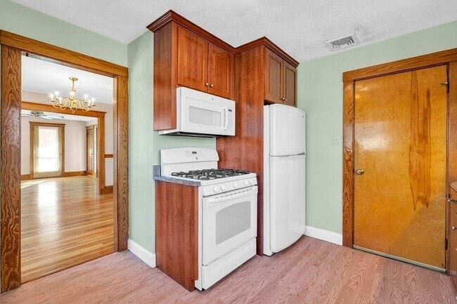 11-13 Bridgham Avenue Unit 2