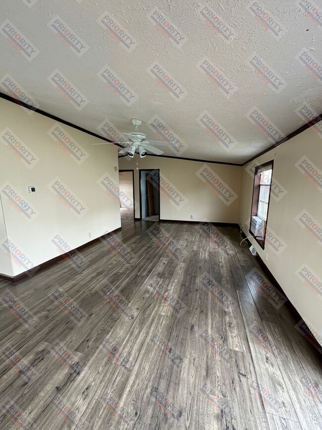 Photo - Spacious 4 bedroom single family home