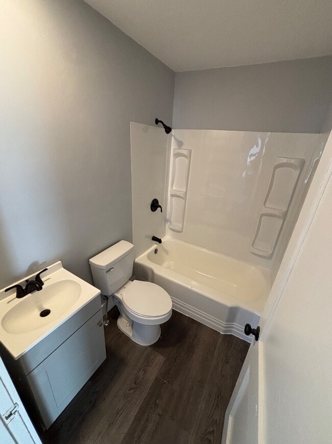 Photo - 229 13th St S