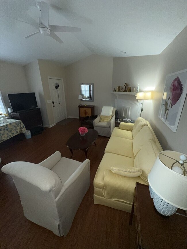 Photo - r1423a Unit C