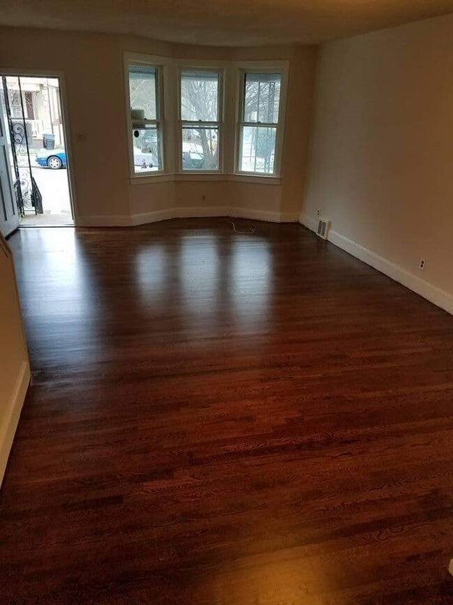 Photo - 865 Revere Ave
