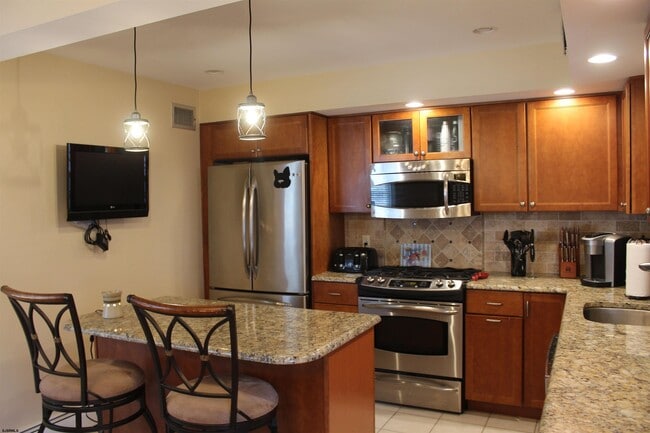 Photo - 7117 Monmouth Ave