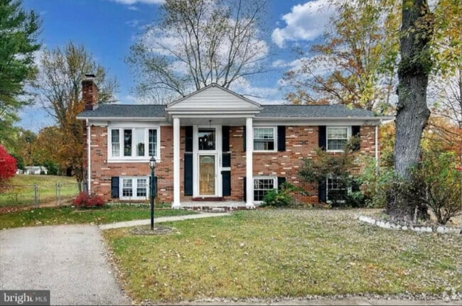Building Photo - 13907 Grove Ct Rental