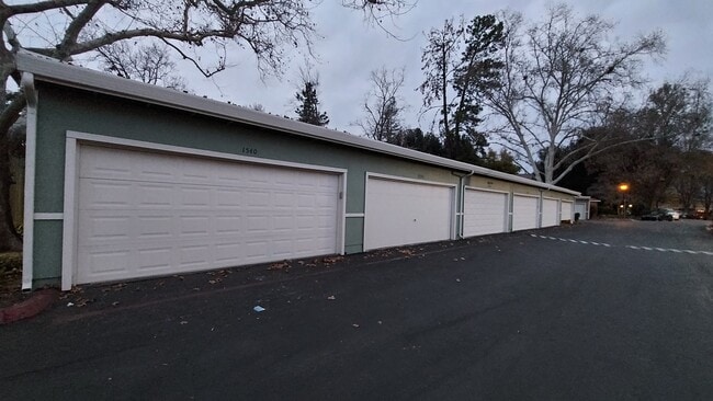 Photo - 1540 Ivycreek Cir