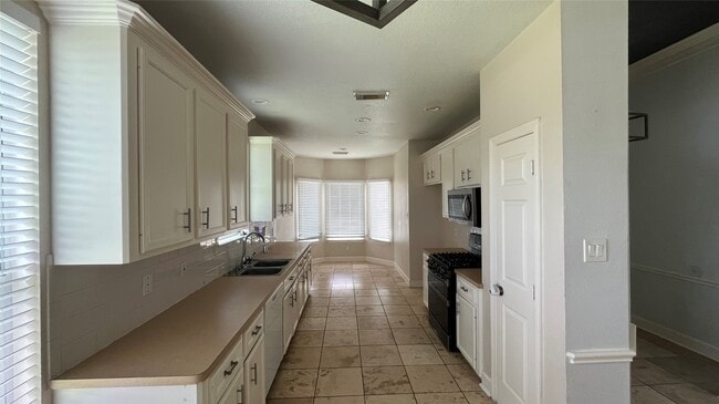 Photo - 2402 Raintree Village Dr