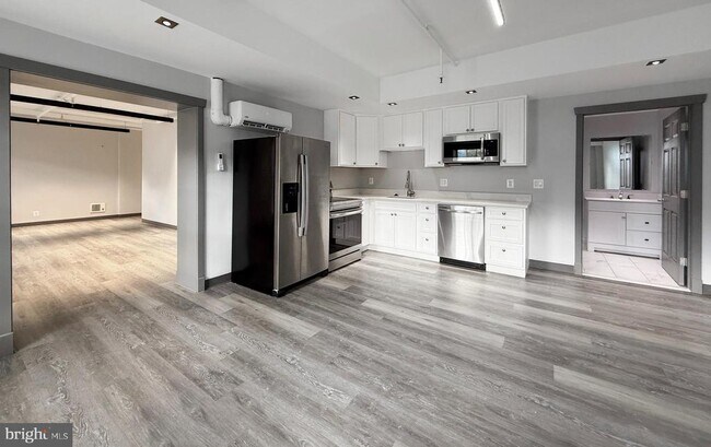 Photo - 1365 Wisconsin Ave NW Unit 2