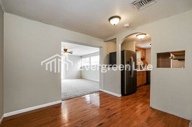 Photo - 2038 Keyes Ln