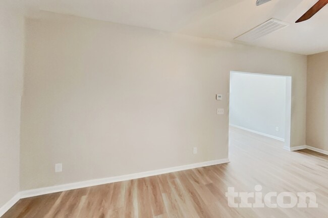 Photo - 309 Woodfern Ct