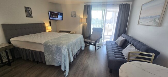6 Ashworth Ave Unit 6