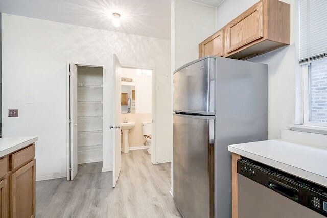 1615 S Newberry Ave