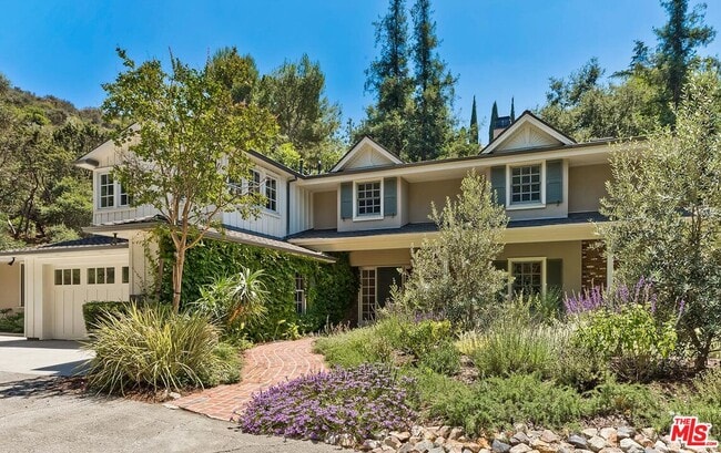 Building Photo - 7972 Mulholland Dr Rental