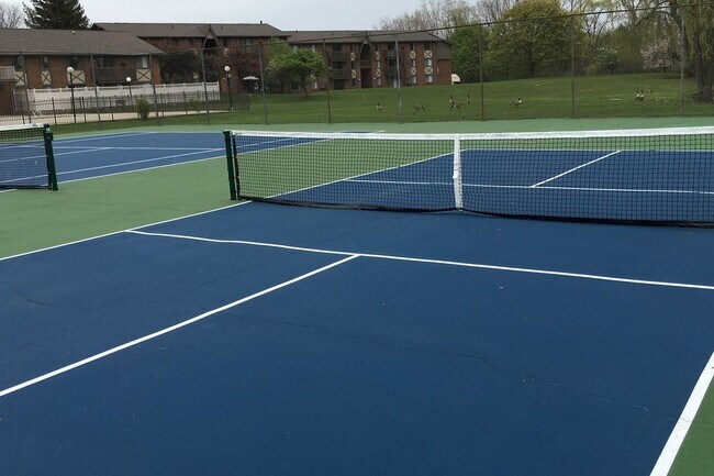 Meadowbrook Village Apartments