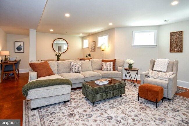 1324 Euclid St NW Unit 1