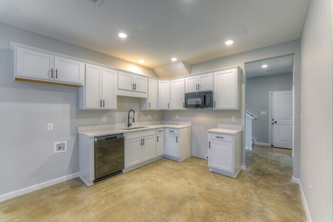 Photo - 650-652 Ayers Street BLW Unit 650