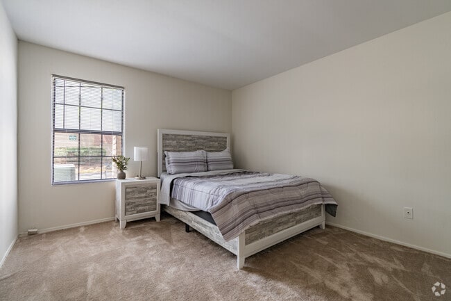 1BR, 1BA - 700SF - Bedroom