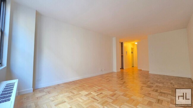 Midtown East 6th-Floor 1-Bedroom