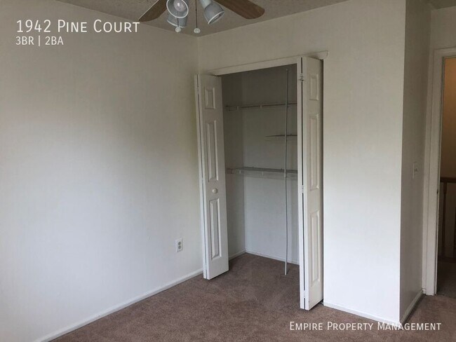 Photo - 1942 Pine Ct