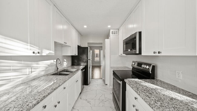 Photo - 1914 Lakeside Dr