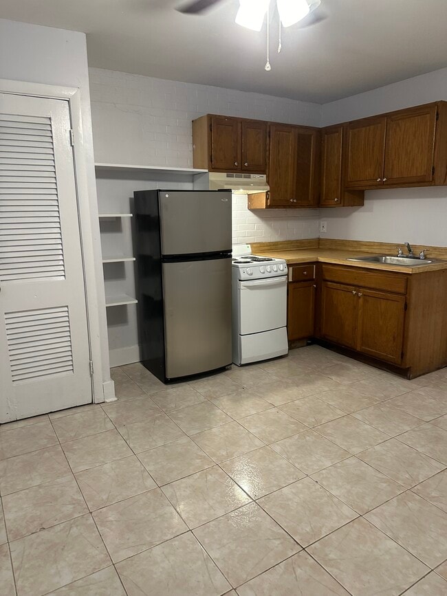 Building Photo - 1820 Metairie Rd Unit 3 Rental