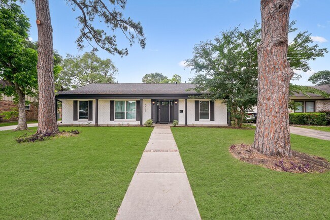 5630 Lymbar Dr