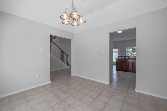Building Photo - 131 Sunset Falls Dr