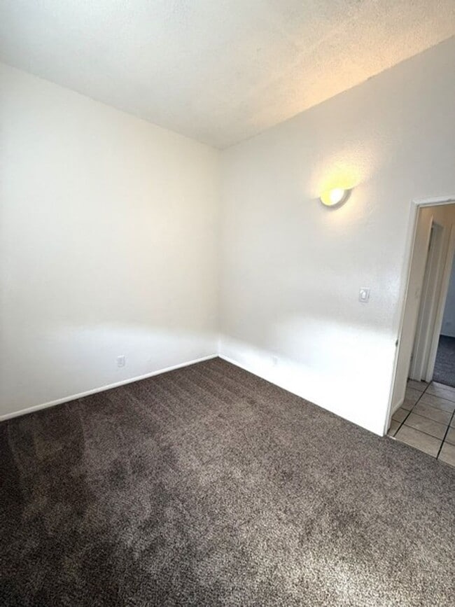 Photo - Completely renovated 3 bedroom apartment with a patio Unidad 4526D