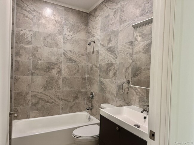 Photo - 362 W Merrick Rd Unit 208