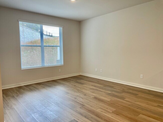 Photo - 1622 Manuka Ln