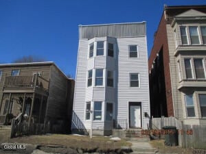 Building Photo - 290 Saratoga St Unit #3