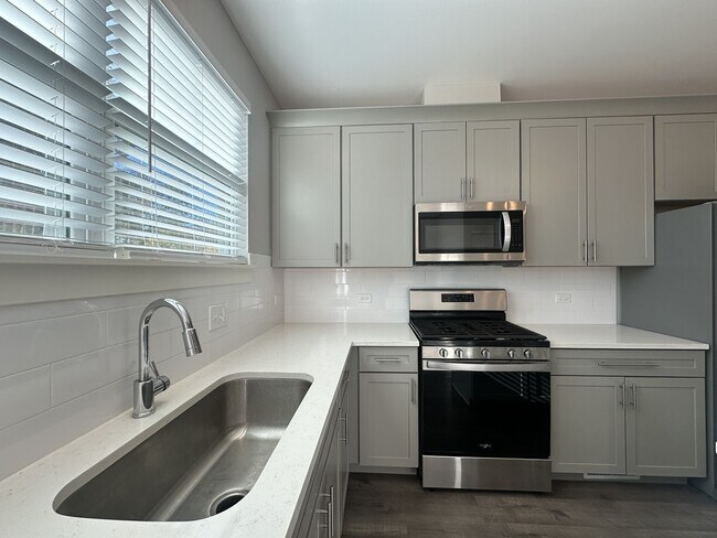 Photo - 511 Broadway Unit TH