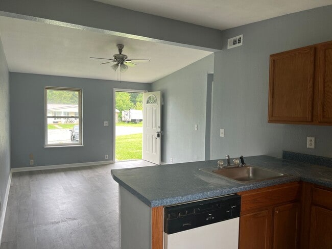 Photo - 155 Tamarack Dr Unit 155 Tamarack Dr  3