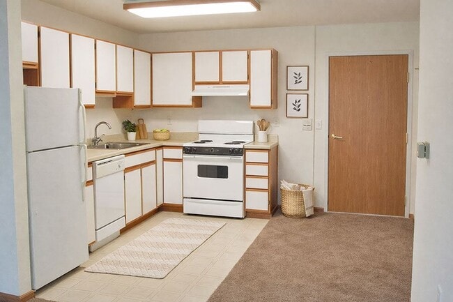 Photo - Wyndam Place Senior Residence - Hays
