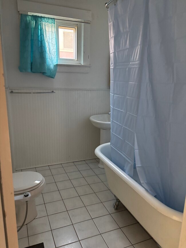 Photo - 2164 Bellfield Ave