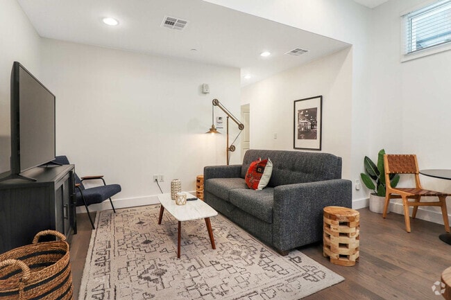 Building Photo - 127 Carondelet St Rental