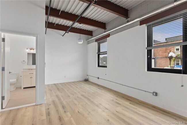 Photo - 189 N Main St Unit 6