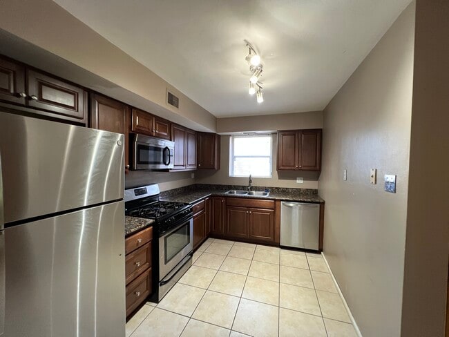 Photo - 1104 Ralph Ter